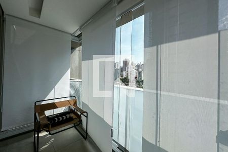 Studio para alugar com 25m², 1 quarto e 1 vaga Studio para alugar com 25m², 1 quarto e 1 vagaVaranda