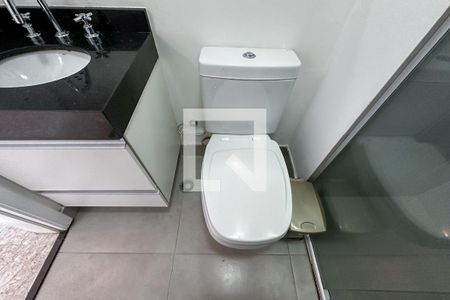 Banheiro de kitnet/studio para alugar com 1 quarto, 25m² em Perdizes, São Paulo