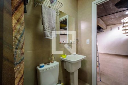 Banheiro de casa de condomínio para alugar com 1 quarto, 76m² em Espírito Santo, Porto Alegre