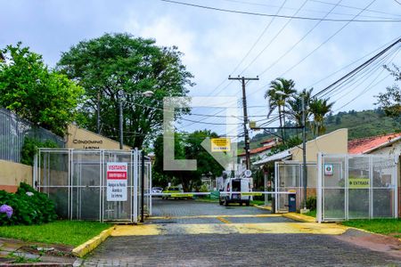 Casa de condomínio para alugar com 76m², 1 quarto e 2 vagas Casa de condomínio para alugar com 76m², 1 quarto e 2 vagasFachado do condomínio