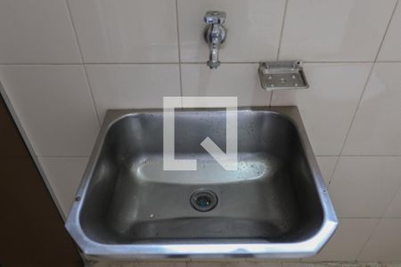 Apartamento para alugar com 65m², 2 quartos e sem vagaBanheiro e Área de serviço