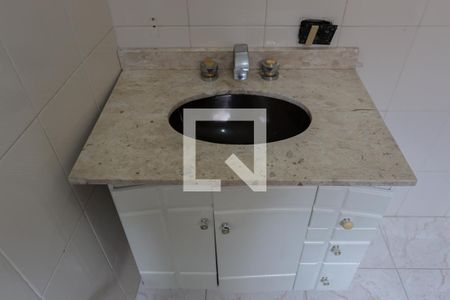 Apartamento para alugar com 65m², 2 quartos e sem vagaBanheiro e Área de serviço