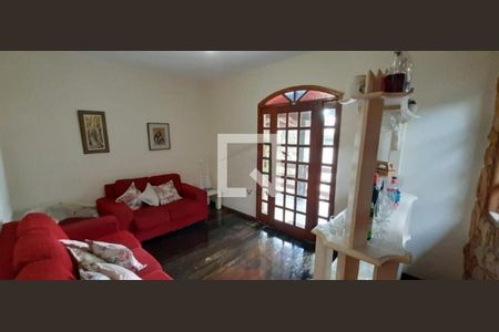 Casa à venda com 4 quartos, 360m² em Floramar, Belo Horizonte