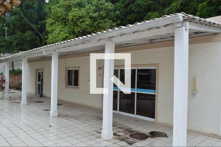 Apartamento à venda com 72m², 3 quartos e 1 vaga Apartamento à venda com 72m², 3 quartos e 1 vagaÁrea comum - Salão de festas