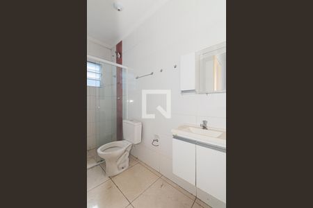 Banheiro de apartamento para alugar com 1 quarto, 40m² em Vila Nilo, São Paulo