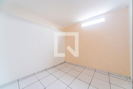Quarto 2 de casa para alugar com 2 quartos, 50m² em Vila Luzita, Santo André