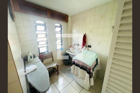 Casa à venda com 4 quartos, 325m² em Vila Leonor, São Paulo