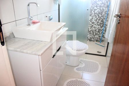 Casa à venda com 150m², 4 quartos e 2 vagasBanheiro dos quartos, piso superior