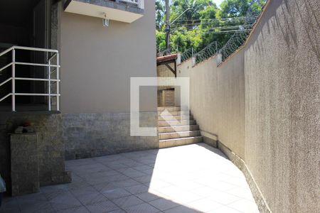 Casa à venda com 150m², 4 quartos e 2 vagasAcesso lateral à garagem