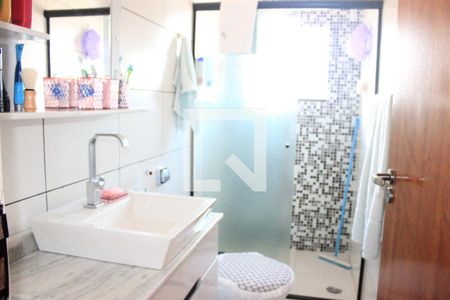 Casa à venda com 150m², 4 quartos e 2 vagasBanheiro dos quartos, piso superior