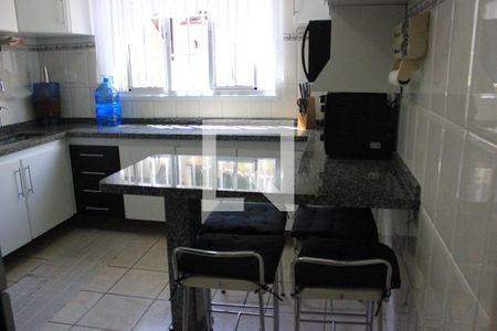 Casa à venda com 150m², 4 quartos e 2 vagasCozinha