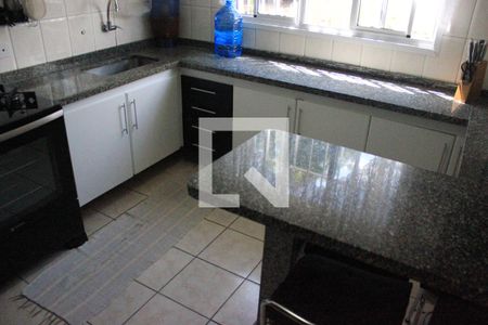 Casa à venda com 150m², 4 quartos e 2 vagasCozinha