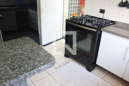 Casa à venda com 150m², 4 quartos e 2 vagasCozinha