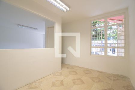 Sala de TV de casa à venda com 3 quartos, 200m² em Vila Ipiranga, Porto Alegre