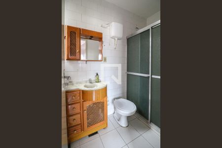Banheiro de apartamento para alugar com 1 quarto, 40m² em Vila Nova, Porto Alegre