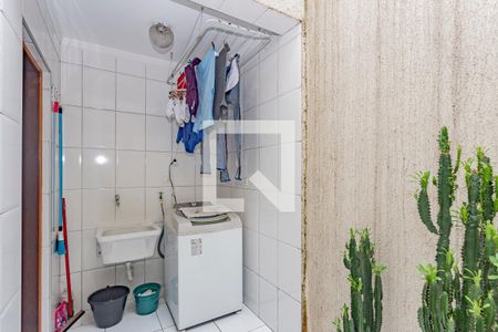 Casa à venda com 180m², 3 quartos e 2 vagas Casa à venda com 180m², 3 quartos e 2 vagasÁrea de Serviço