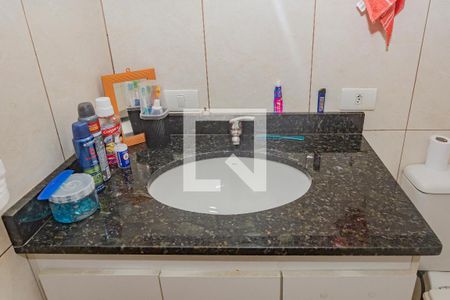 Casa à venda com 180m², 3 quartos e 2 vagas Casa à venda com 180m², 3 quartos e 2 vagasBanheiro da Suíte 2