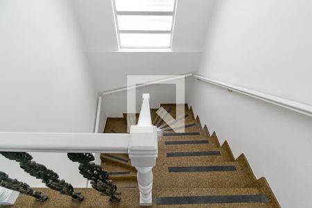 Casa à venda com 204m², 3 quartos e 4 vagasEscada