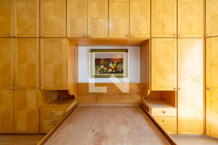 Casa à venda com 204m², 3 quartos e 4 vagasSuíte 2