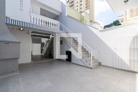 Casa à venda com 204m², 3 quartos e 4 vagasQuintal