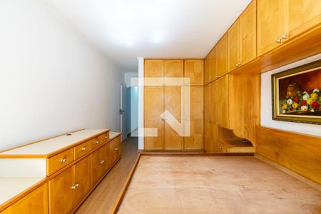 Casa à venda com 204m², 3 quartos e 4 vagasSuíte 2