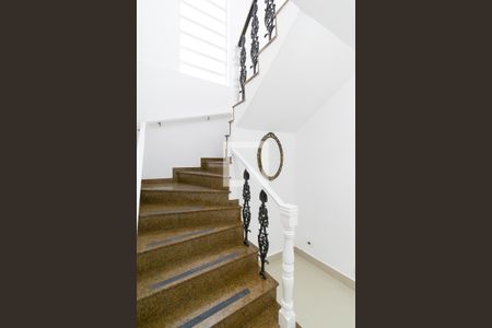 Casa à venda com 204m², 3 quartos e 4 vagasEscada