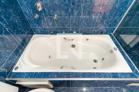 Casa à venda com 204m², 3 quartos e 4 vagasBanheiro da Suíte 2