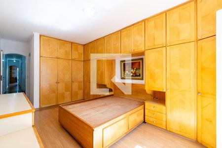 Casa à venda com 204m², 3 quartos e 4 vagasSuíte 2