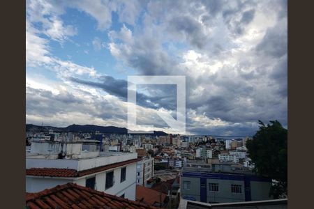 Casa à venda com 225m², 3 quartos e 2 vagas