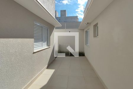 Casa à venda com 200m², 4 quartos e 4 vagasQuintal - Fundos