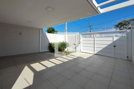 Casa à venda com 200m², 4 quartos e 4 vagasGaragem- Quintal