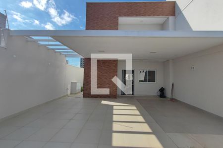 Casa à venda com 200m², 4 quartos e 4 vagasGaragem- Quintal