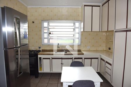 Casa para alugar com 150m², 2 quartos e 2 vagasCozinha