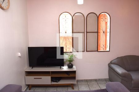 Sala de casa para alugar com 2 quartos, 150m² em Jardim Marabá(zona Sul), São Paulo