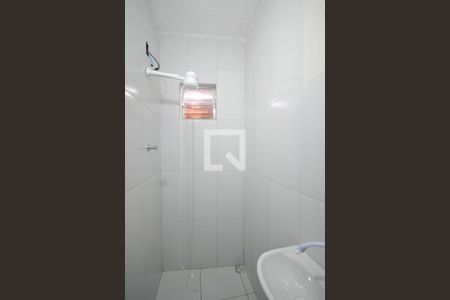 Banheiro de kitnet/studio para alugar com 1 quarto, 30m² em Cabral, Nilópolis