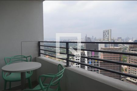 Studio para alugar com 25m², 1 quarto e 1 vaga Studio para alugar com 25m², 1 quarto e 1 vagaVaranda