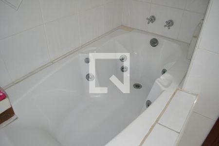 Apartamento à venda com 220m², 3 quartos e 4 vagasBanheiro Suíte