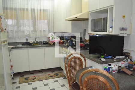 Apartamento à venda com 220m², 3 quartos e 4 vagasCozinha
