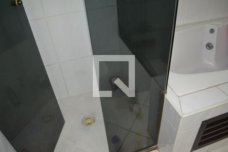 Apartamento à venda com 220m², 3 quartos e 4 vagasBanheiro Suíte