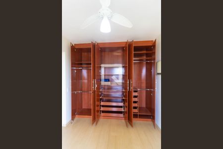 Apartamento à venda com 109m², 3 quartos e 2 vagasSuíte 02 - Armário