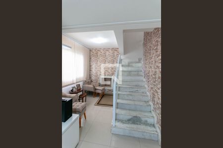 Sala de casa de condomínio à venda com 3 quartos, 126m² em Cabeceira, Nova Lima
