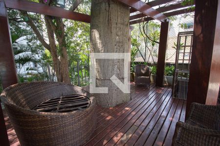 Apartamento para alugar com 72m², 2 quartos e 1 vaga Apartamento para alugar com 72m², 2 quartos e 1 vagaÁrea comum - Piscina