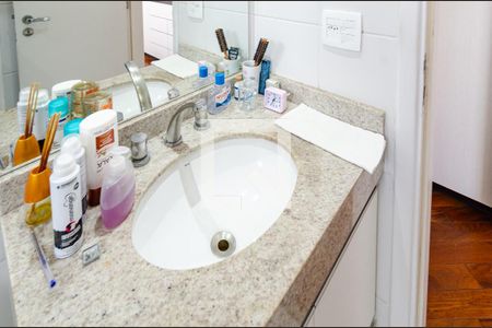 Apartamento à venda com 106m², 3 quartos e 2 vagasBanheiro da Suíte