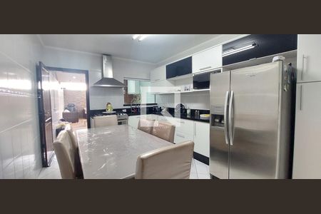 Casa à venda com 156m², 3 quartos e 2 vagasCozinha