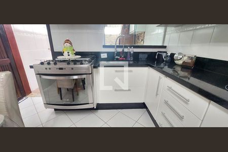 Casa à venda com 156m², 3 quartos e 2 vagasCozinha