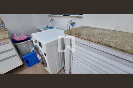 Casa à venda com 156m², 3 quartos e 2 vagasÁrea de Serviço