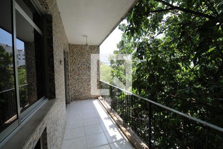 Apartamento à venda com 87m², 2 quartos e 1 vagaVaranda