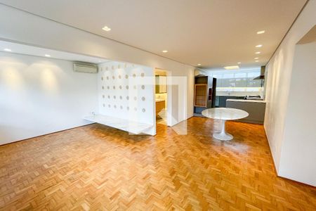 Apartamento para alugar com 101m², 2 quartos e 1 vaga Apartamento para alugar com 101m², 2 quartos e 1 vagaSala