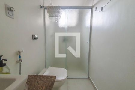 Apartamento para alugar com 80m², 3 quartos e 1 vaga Apartamento para alugar com 80m², 3 quartos e 1 vagaBanheiro da suíte