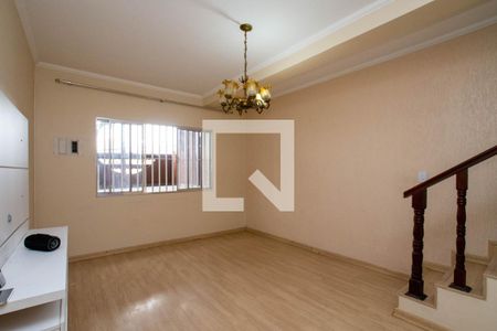 Sala de casa para alugar com 4 quartos, 224m² em Jardim Santa Mena, Guarulhos